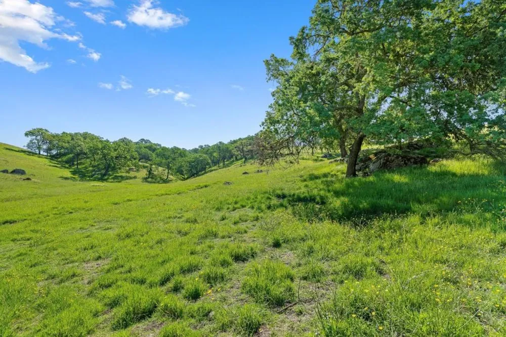 W San Martin Avenue San Martin, CA 95046