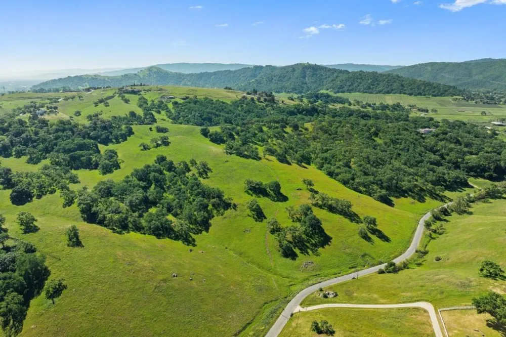 W San Martin Avenue San Martin, CA 95046