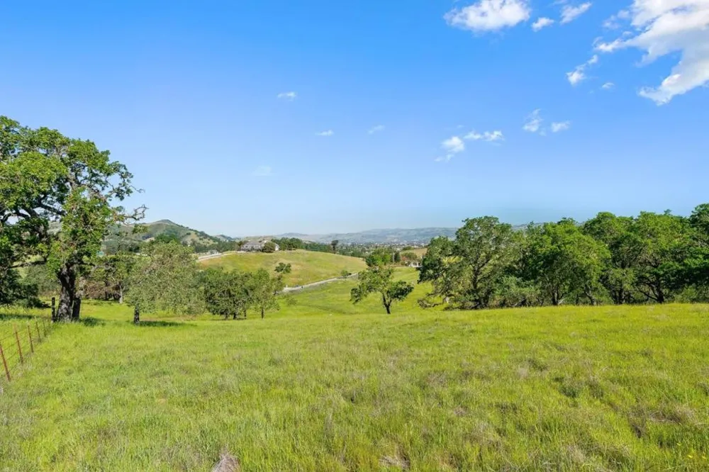W San Martin Avenue San Martin, CA 95046