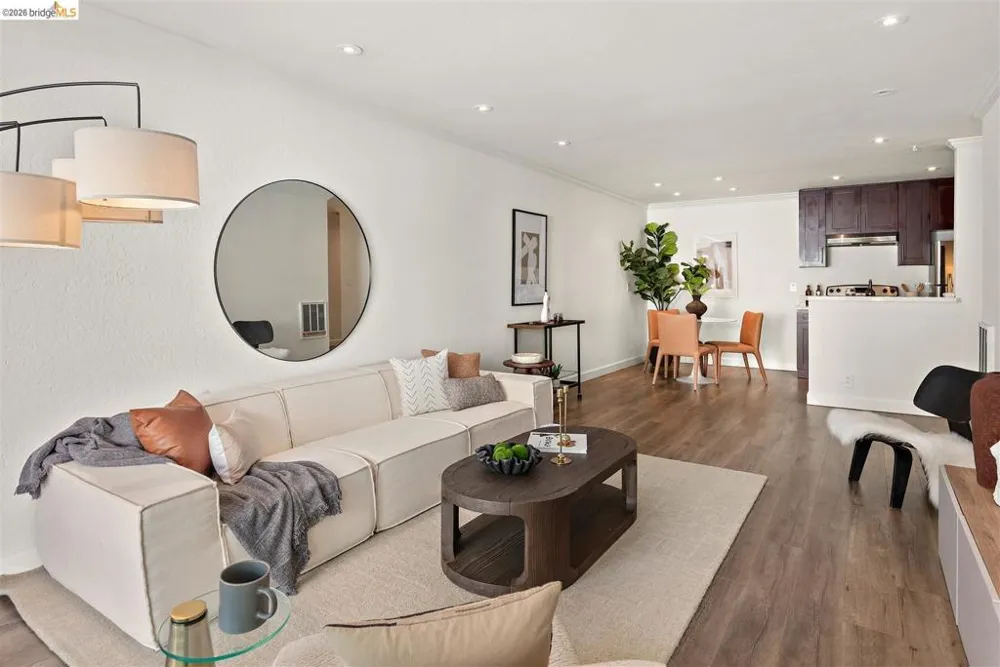 567 Oakland Ave #206 Oakland, CA 94611