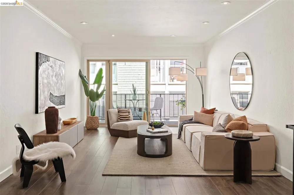 567 Oakland Ave #206 Oakland, CA 94611