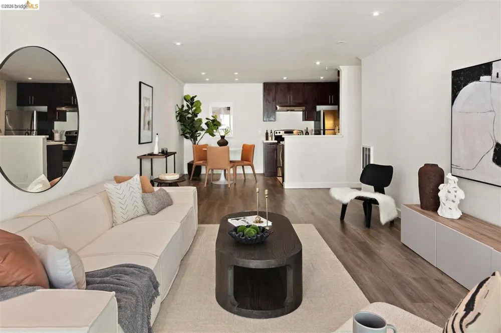 567 Oakland Ave #206 Oakland, CA 94611