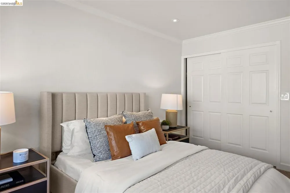 567 Oakland Ave #206 Oakland, CA 94611