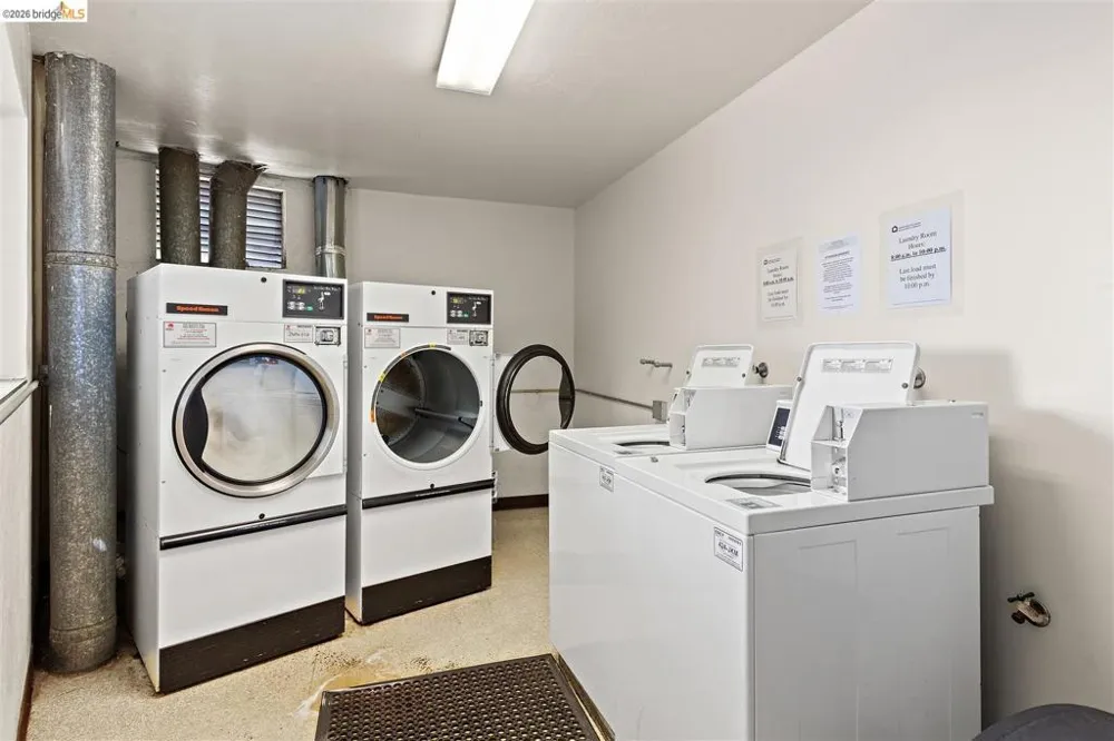 567 Oakland Ave #206 Oakland, CA 94611
