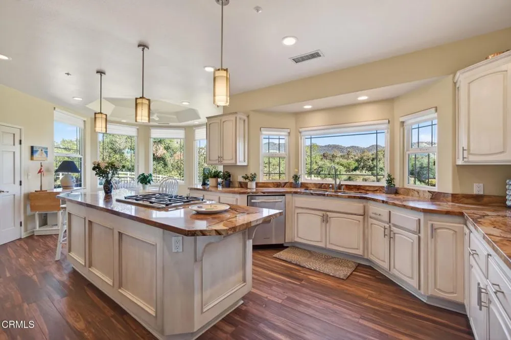 10995 Alto Court Oak View, CA 93022