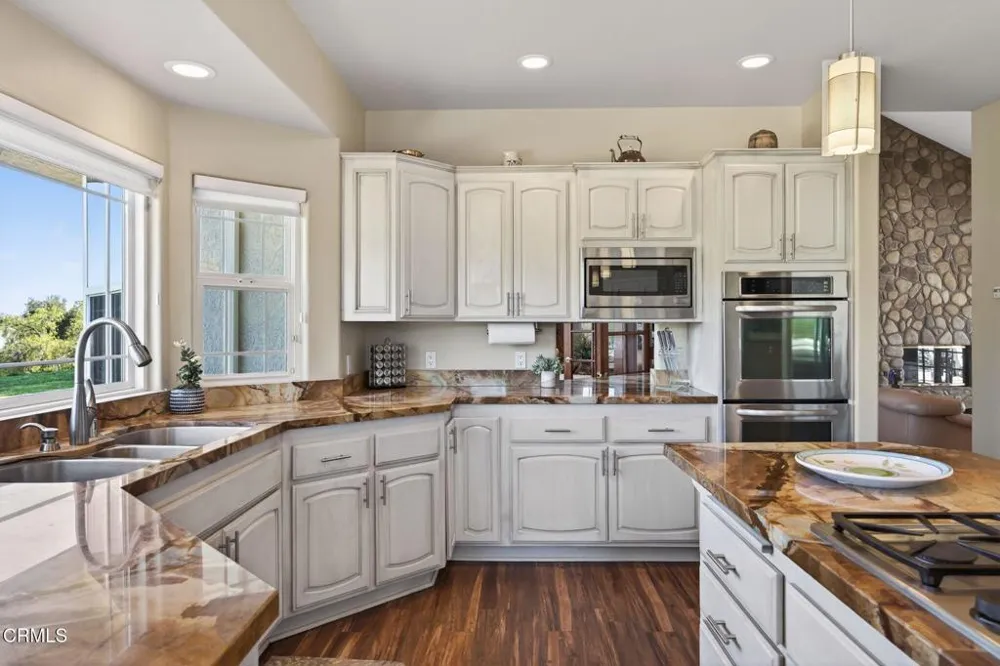 10995 Alto Court Oak View, CA 93022