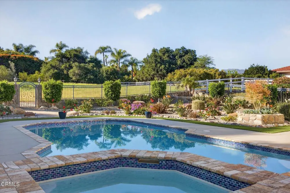 10995 Alto Court Oak View, CA 93022