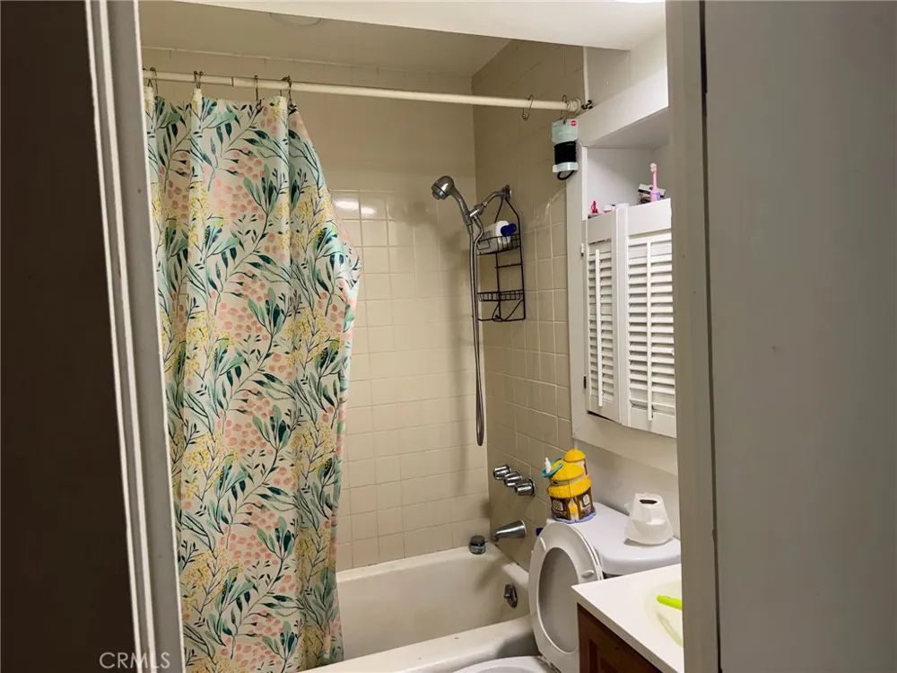 10015 Marcus Tujunga, CA 91042
