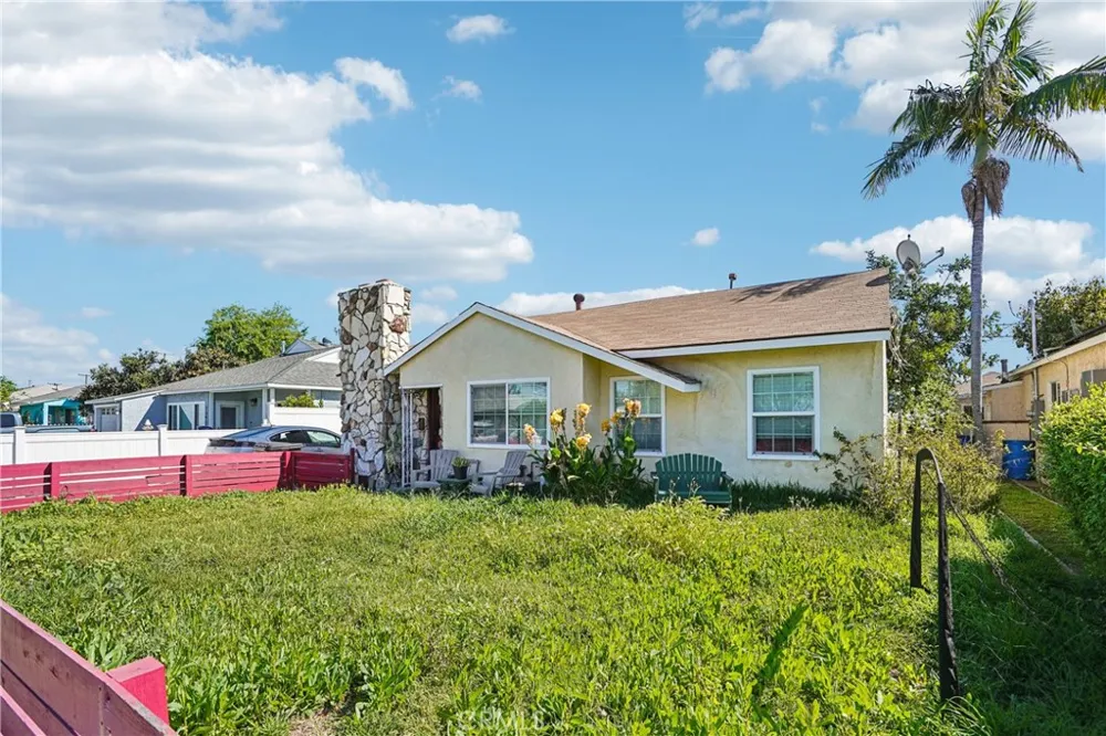 13932 Elmcroft Norwalk, CA 90650