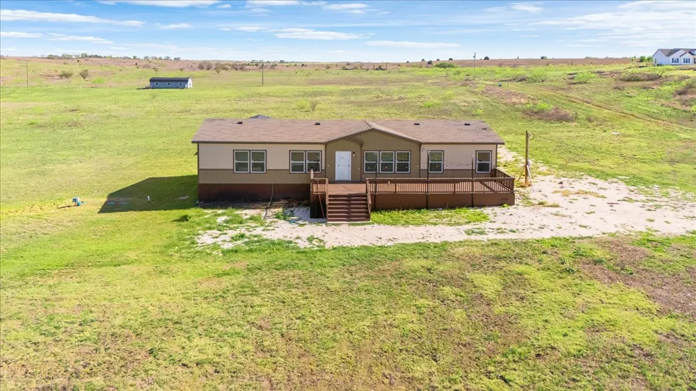 430 County Road 451 Coupland, TX 78615