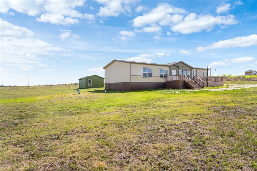 430 County Road 451 Coupland, TX 78615