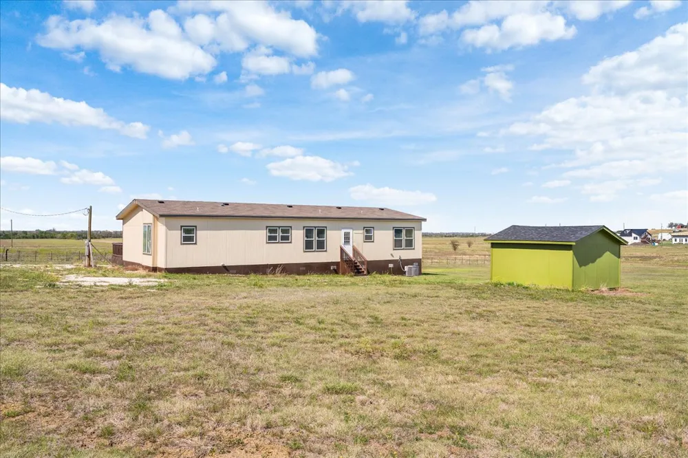 430 County Road 451 Coupland, TX 78615