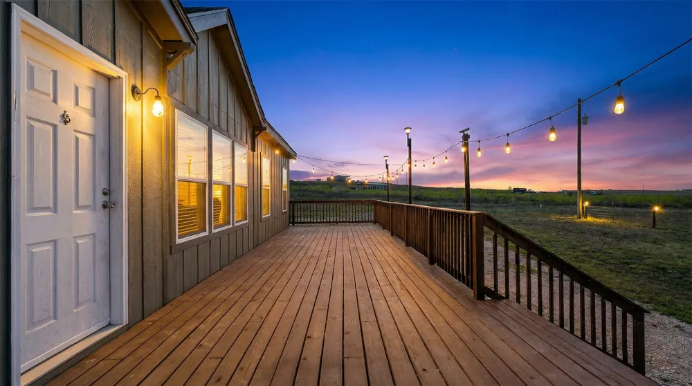 430 County Road 451 Coupland, TX 78615