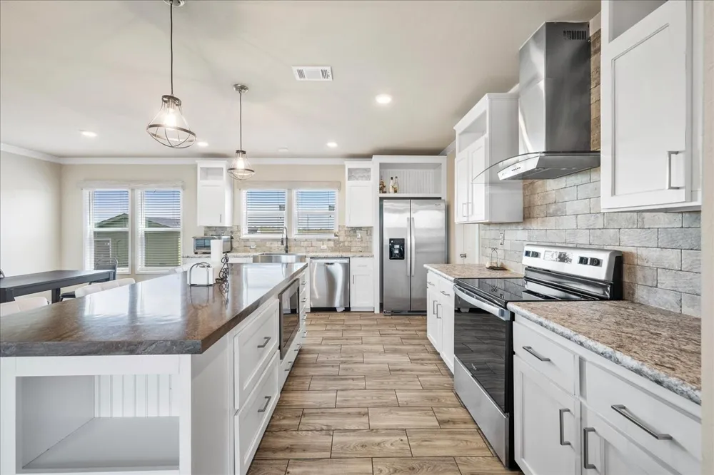 430 County Road 451 Coupland, TX 78615