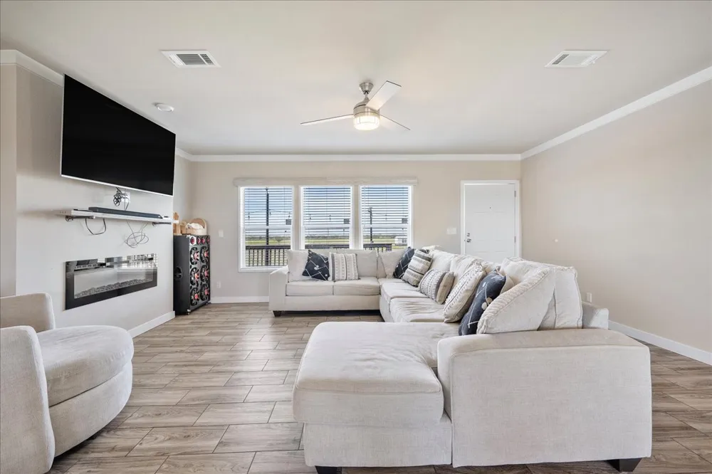 430 County Road 451 Coupland, TX 78615