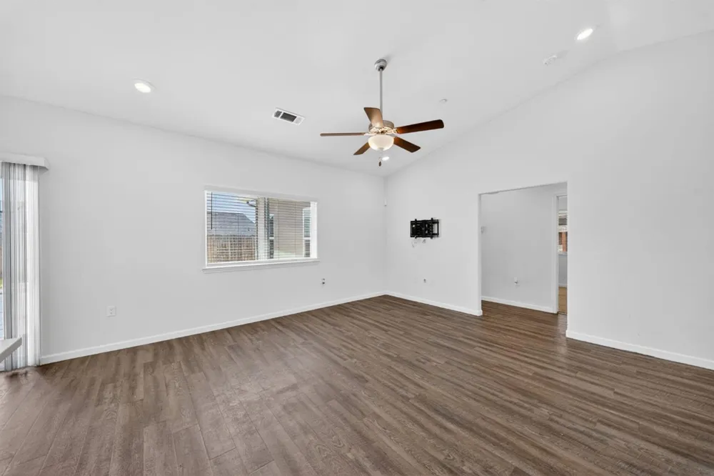 1108 Ventura Street Avenal, CA 93204