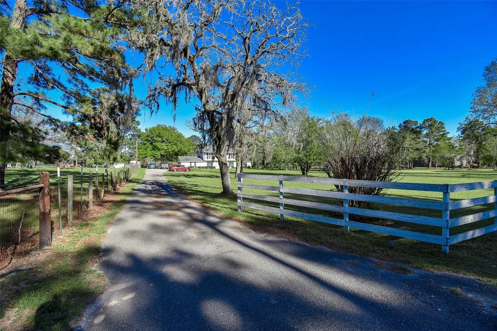 24640 Macedonia Road Hockley, TX 77447