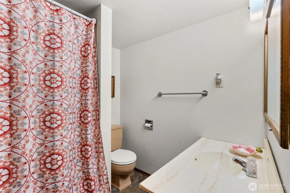 431 B STREET South Bend, WA 98586