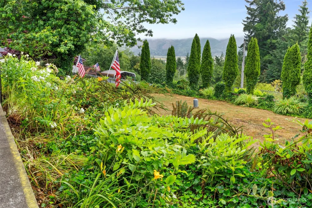 431 B STREET South Bend, WA 98586