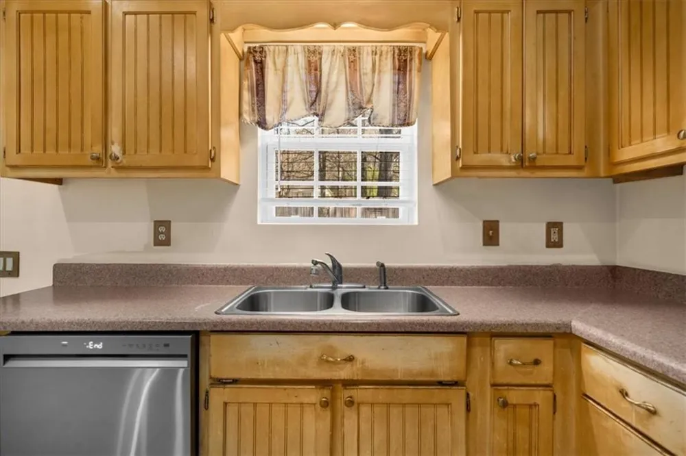 212 Whispering Pine Circle NE White, GA 30184