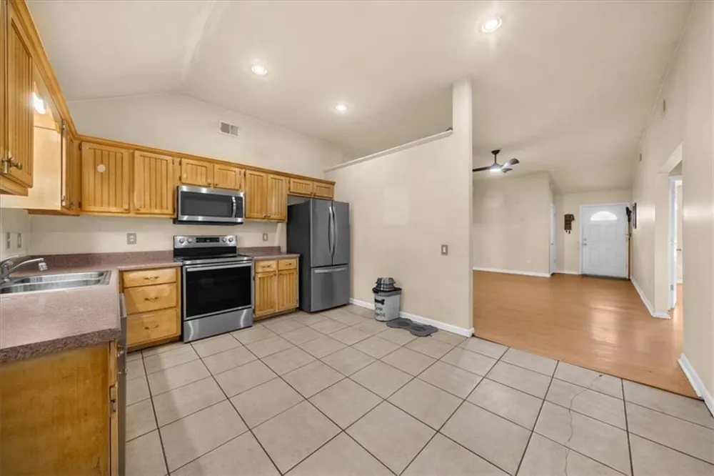 212 Whispering Pine Circle NE White, GA 30184