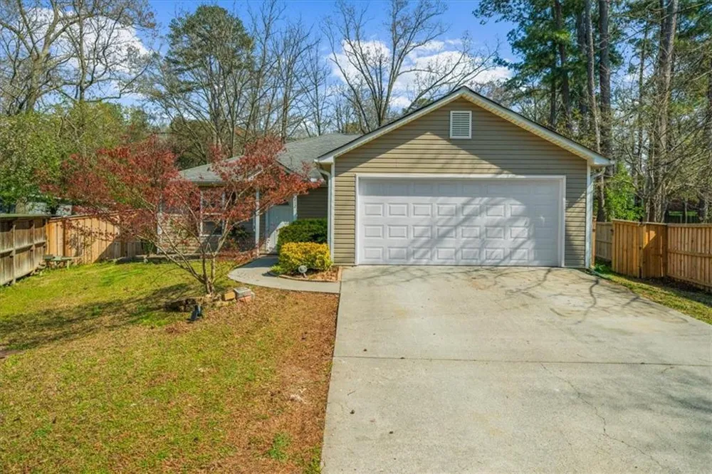 212 Whispering Pine Circle NE White, GA 30184