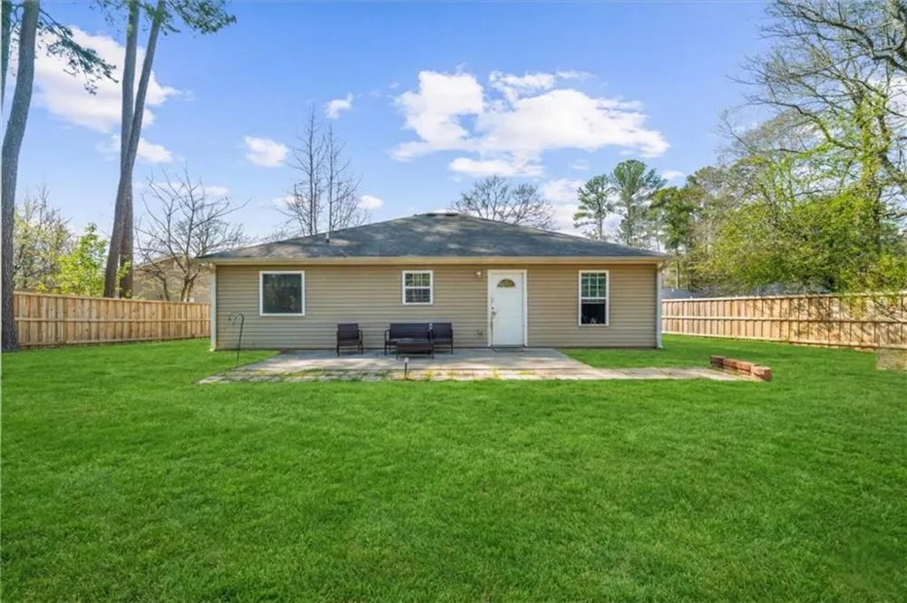 212 Whispering Pine Circle NE White, GA 30184