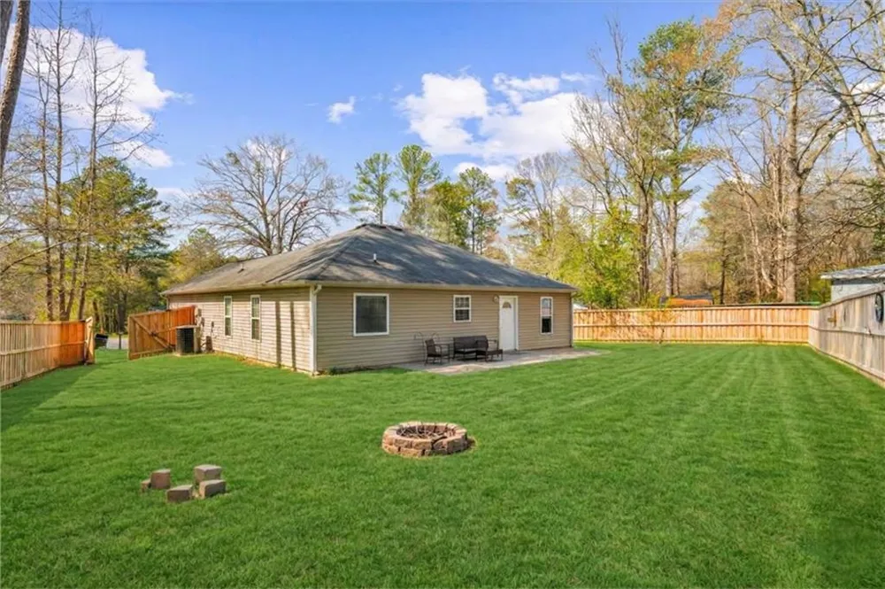 212 Whispering Pine Circle NE White, GA 30184