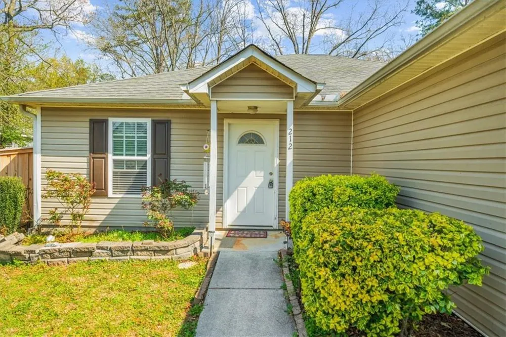 212 Whispering Pine Circle NE White, GA 30184