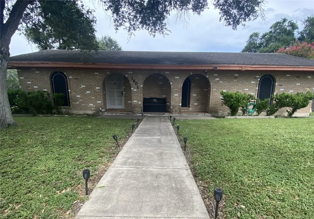 1601 Andrea Street Alice, TX 78332