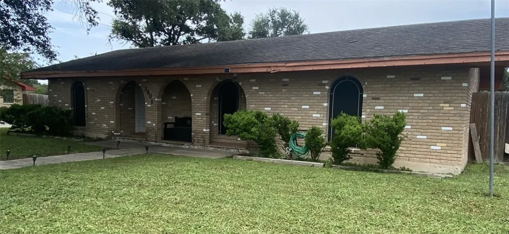 1601 Andrea Street Alice, TX 78332