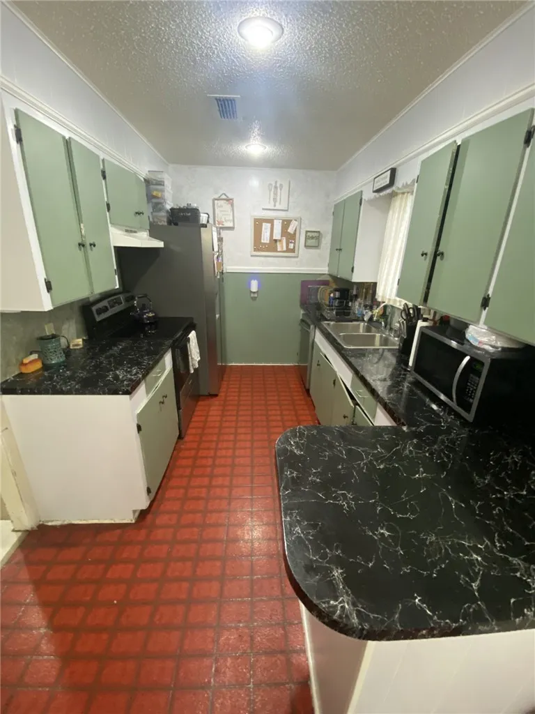 1601 Andrea Street Alice, TX 78332