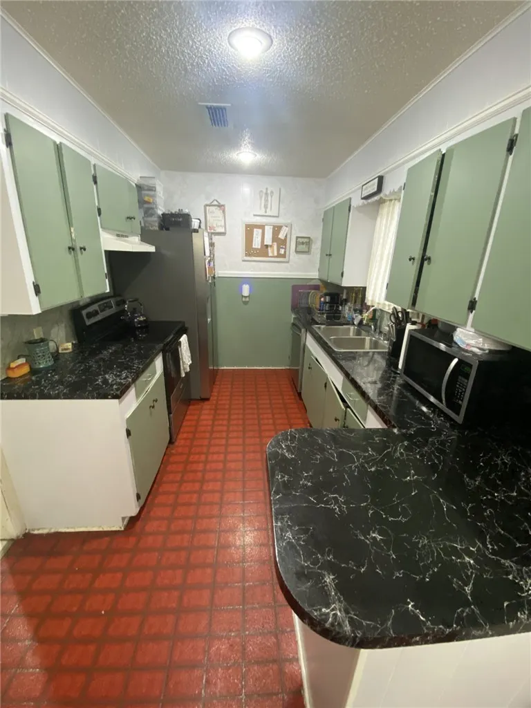 1601 Andrea Street Alice, TX 78332