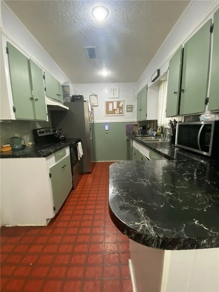 1601 Andrea Street Alice, TX 78332