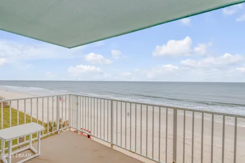 5203 S Atlantic Avenue #412B