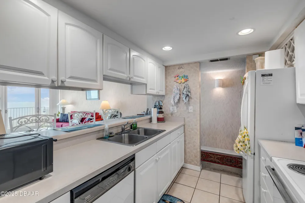 5203 S Atlantic Avenue #412B New Smyrna Beach, FL 32169