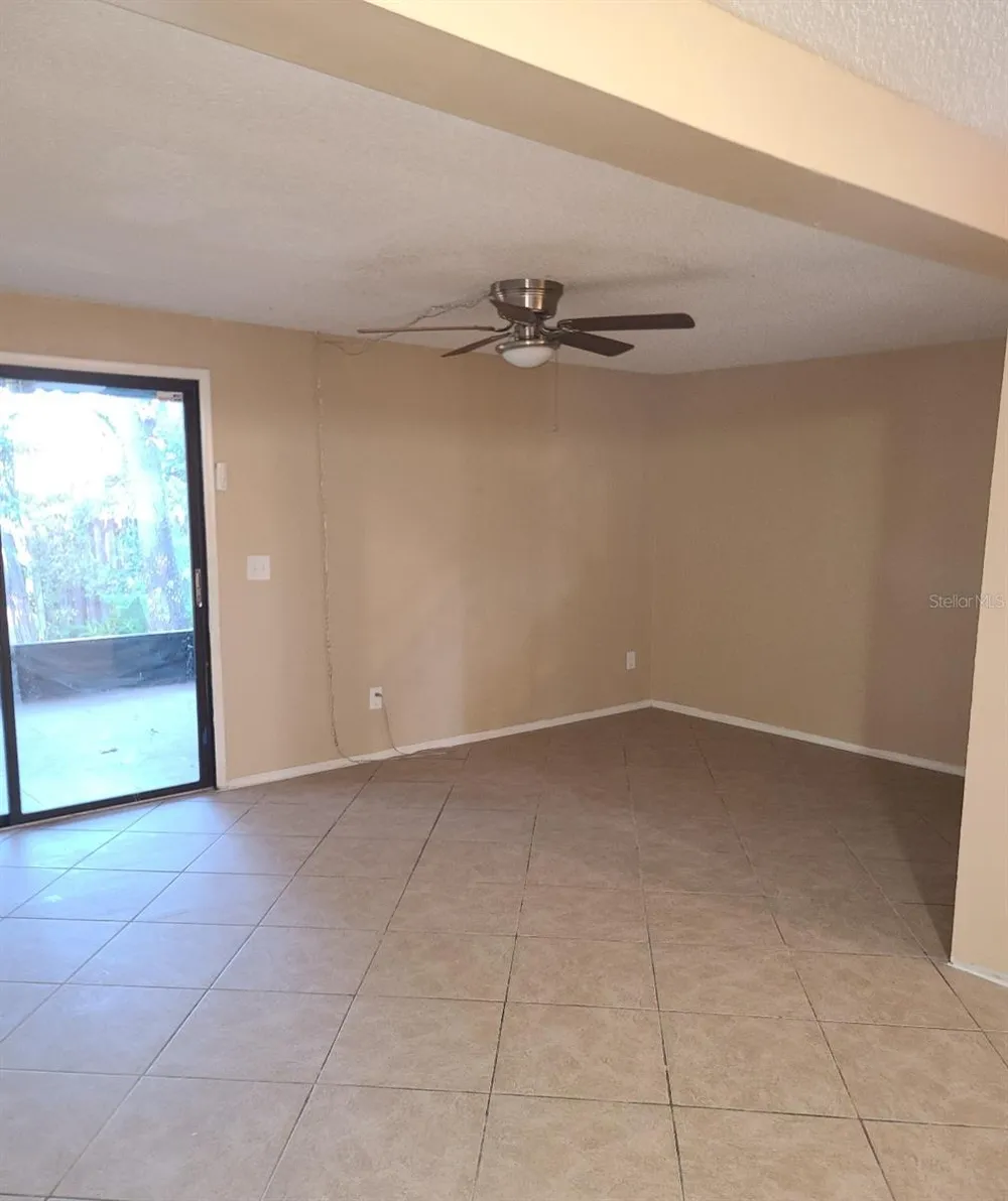4916 SILVER OAKS VLG #E Orlando, FL 32808