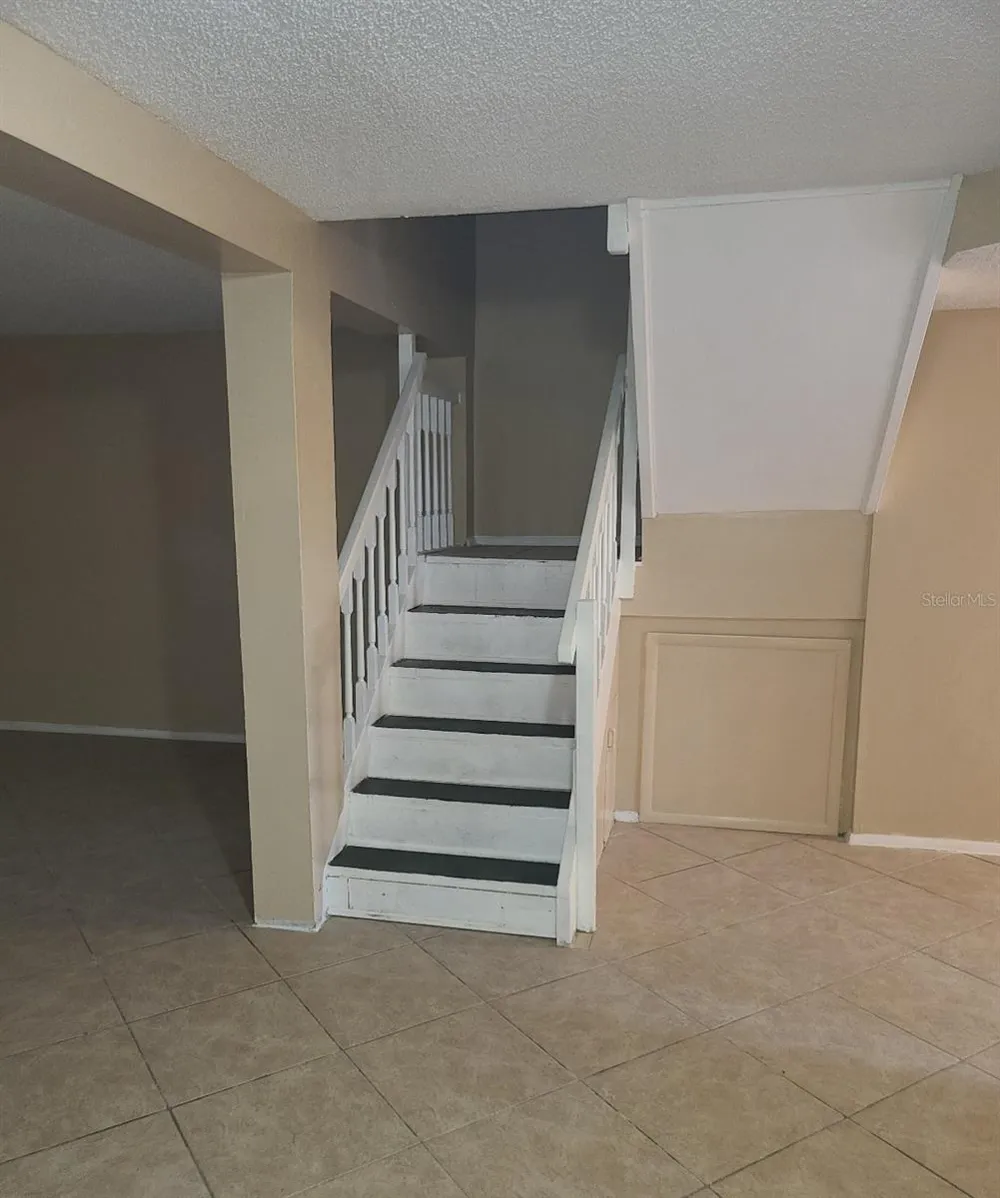 4916 SILVER OAKS VLG #E Orlando, FL 32808