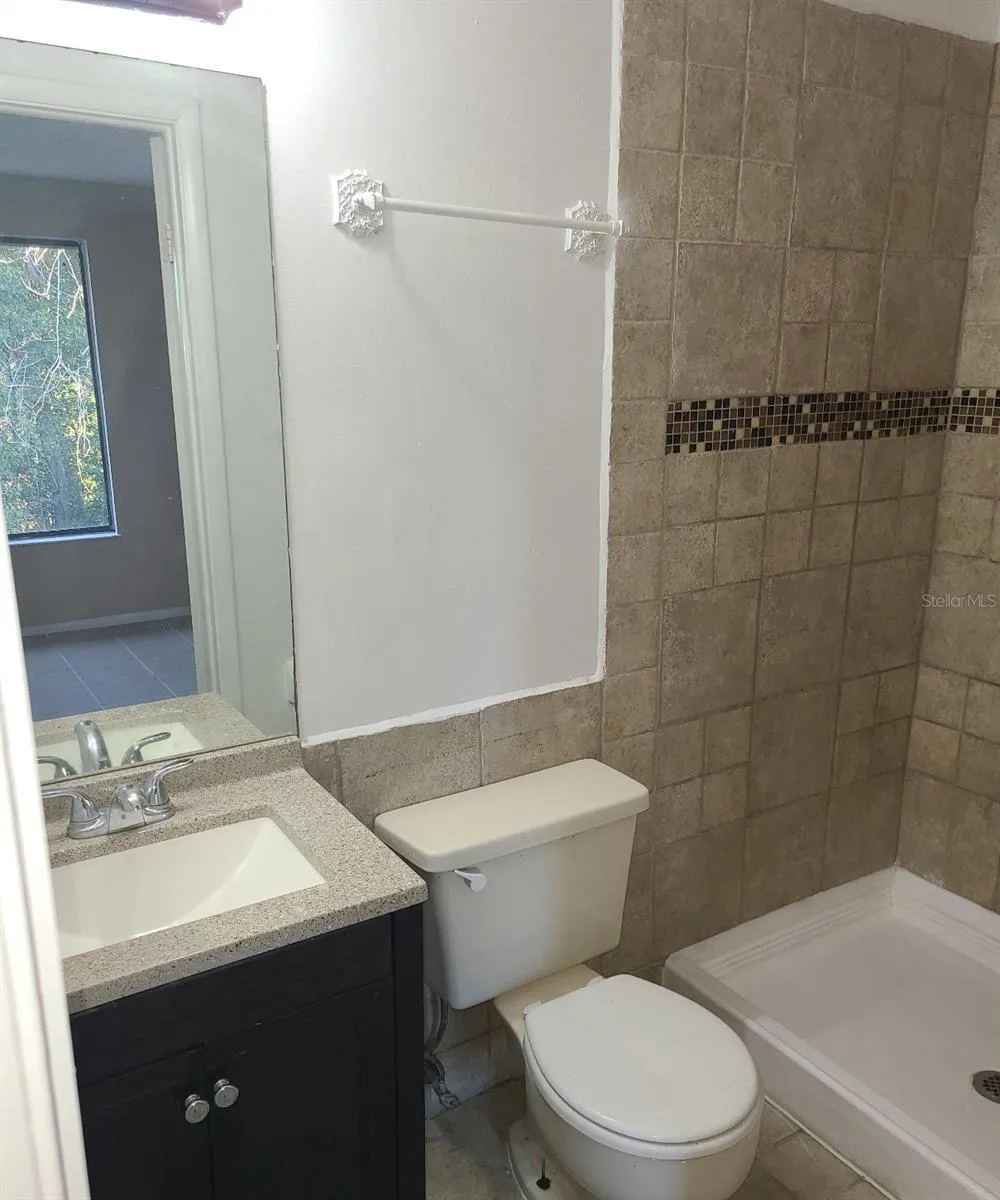 4916 SILVER OAKS VLG #E Orlando, FL 32808