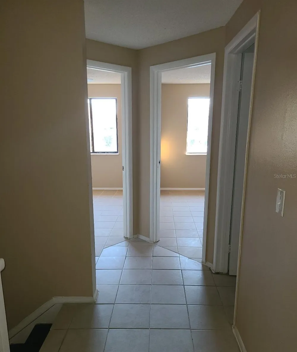 4916 SILVER OAKS VLG #E Orlando, FL 32808