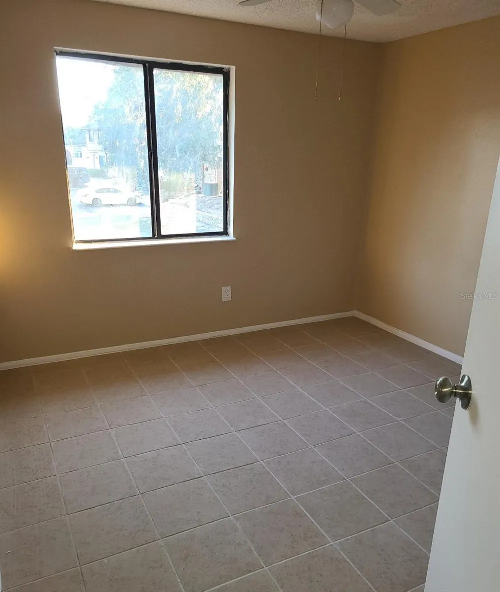 4916 SILVER OAKS VLG #E Orlando, FL 32808