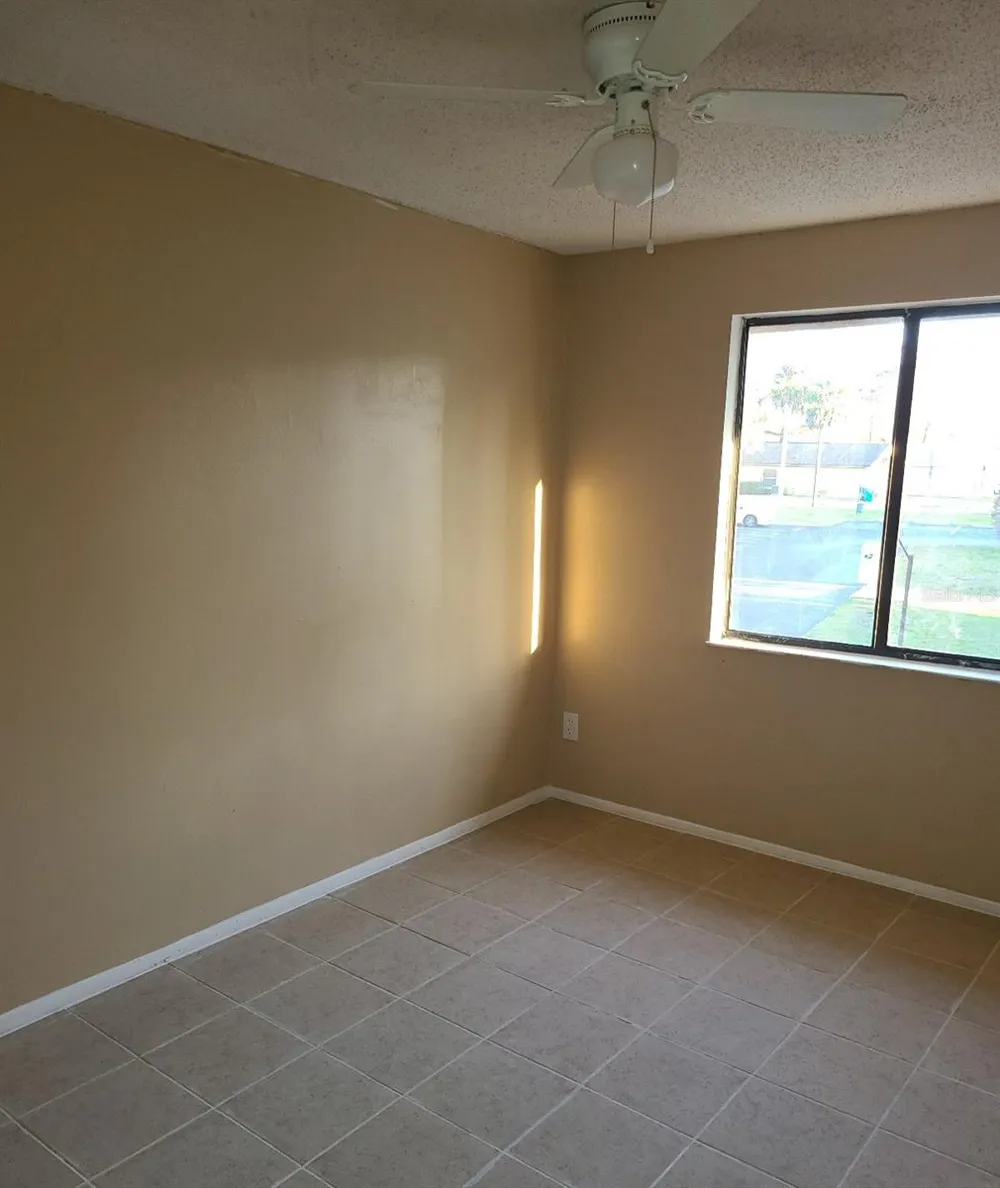 4916 SILVER OAKS VLG #E Orlando, FL 32808