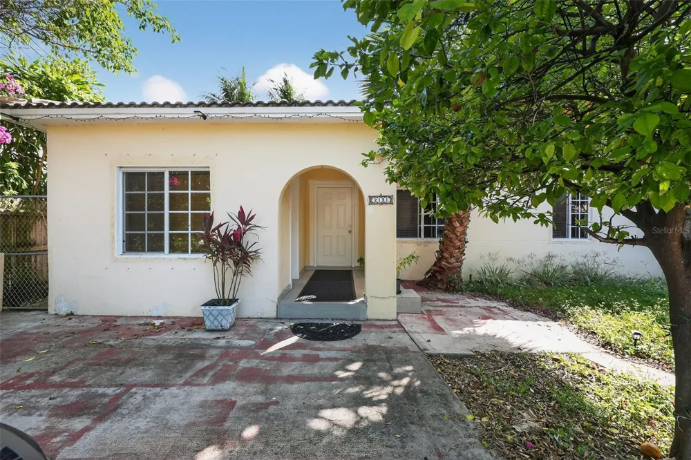 2131 BIARRITZ DRIVE Miami Beach, FL 33141