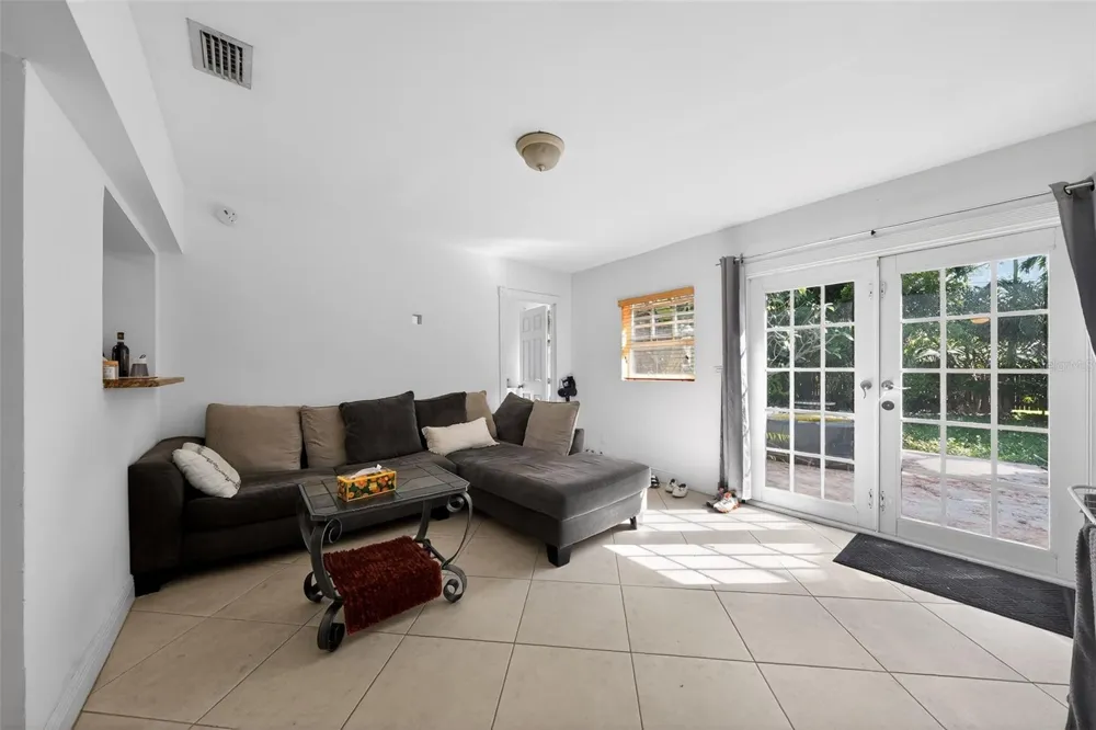 2131 BIARRITZ DRIVE Miami Beach, FL 33141