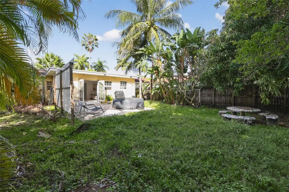 2131 BIARRITZ DRIVE Miami Beach, FL 33141