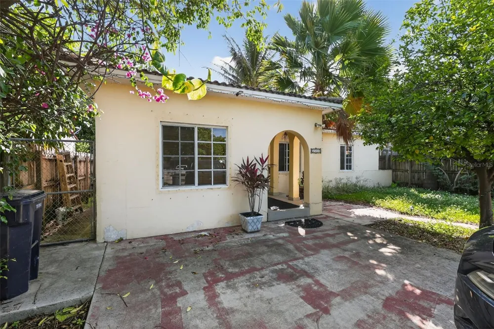 2131 BIARRITZ DRIVE Miami Beach, FL 33141