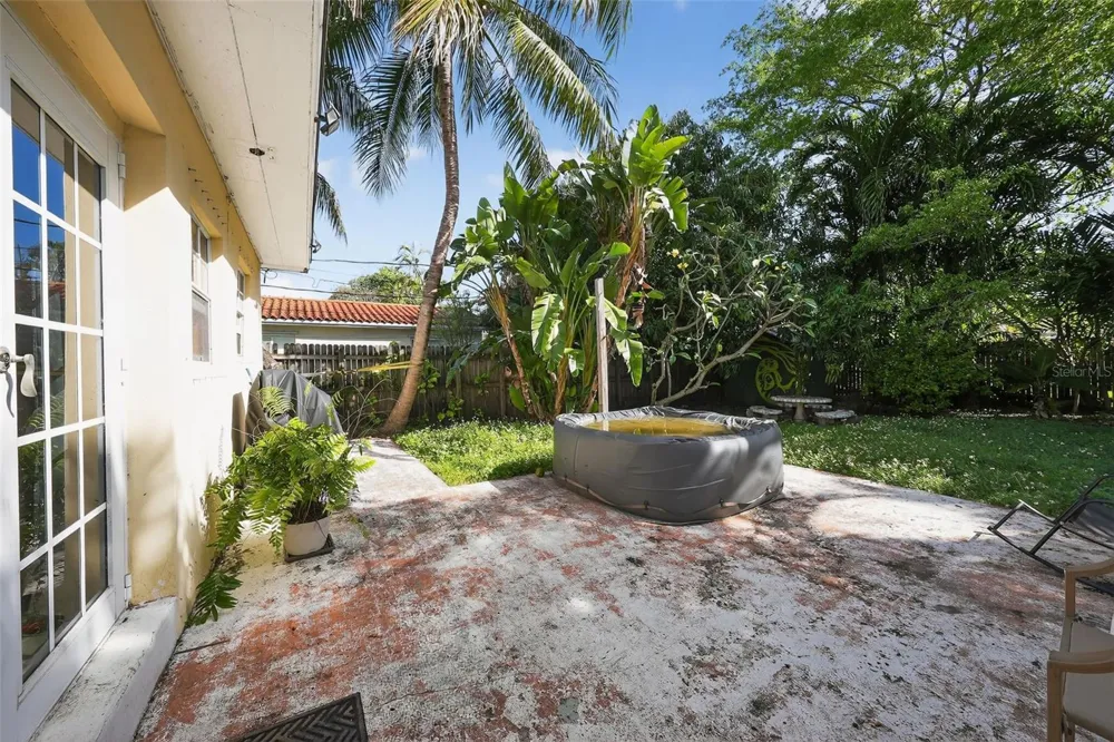 2131 BIARRITZ DRIVE Miami Beach, FL 33141