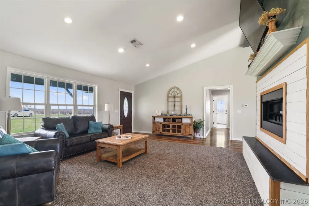 1180 4430 ROAD Valliant, OK 74764