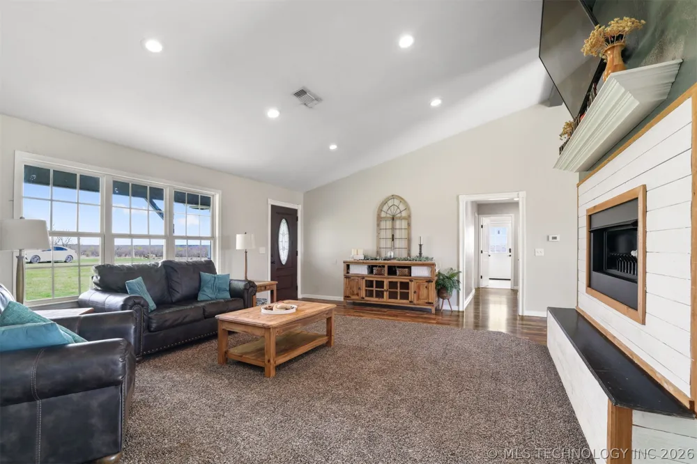 1180 4430 ROAD Valliant, OK 74764
