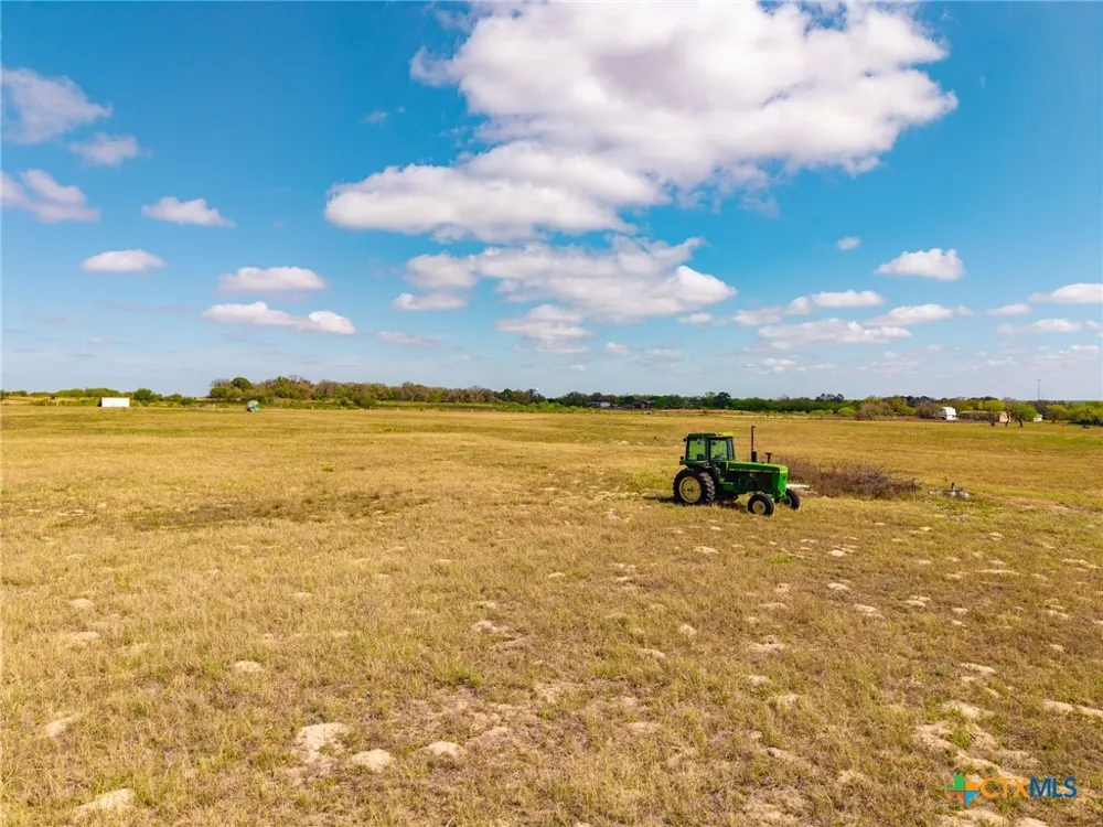 11 Seay World Lane Seguin, TX 78155